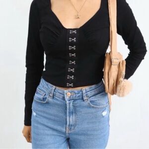 Love Streak Black Cropped Long Sleeve Hook & Eye Top Size Small